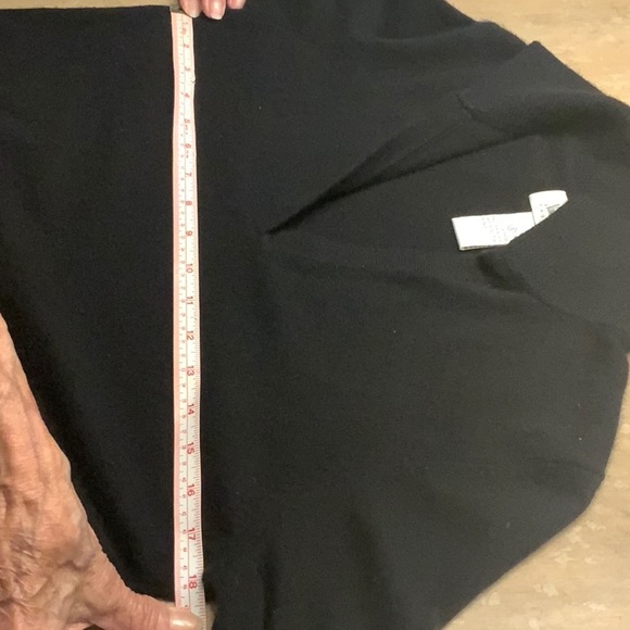 Black Cashmere sweater - Picture 6 of 10